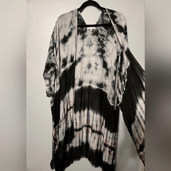WOVEN HEART Black White Tie-Dye Kimono Beach Cover Up Raw Hem One Size - Picture 9 of 14